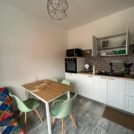 Pollo Eco House דורמלטו